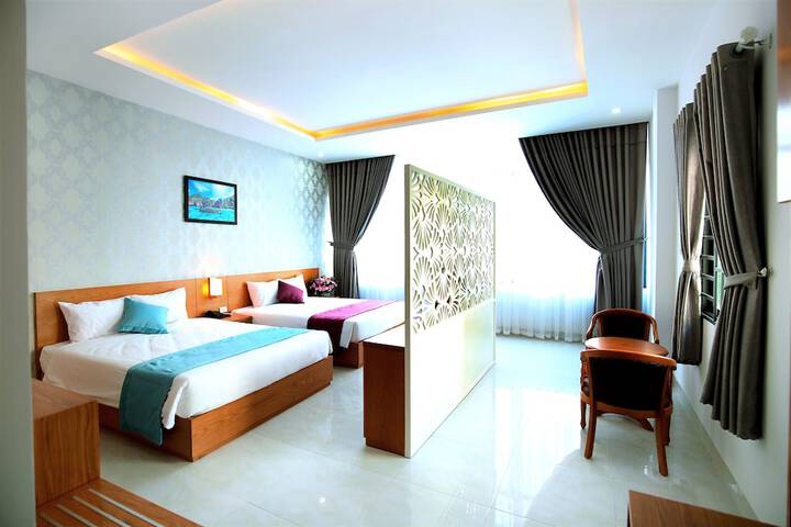 Room 9 of 14