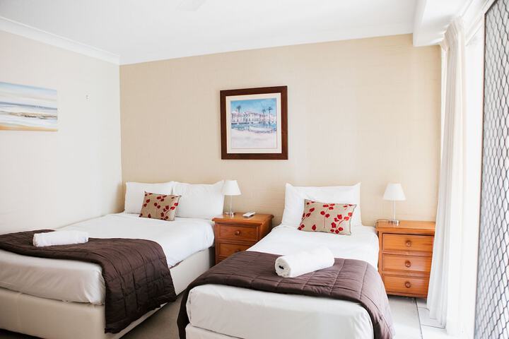 Room 4 of 178