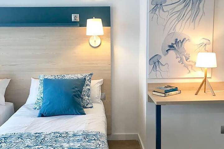 Room 12 of 90