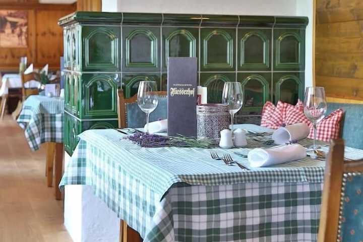 Dining 47 of 66