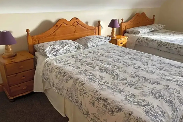 Room 3 of 16