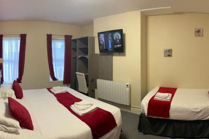 Room 6 of 26
