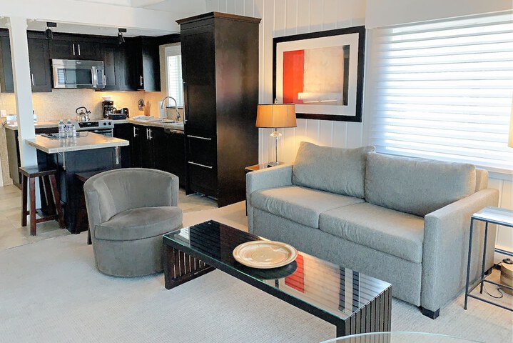 Room 32 of 185