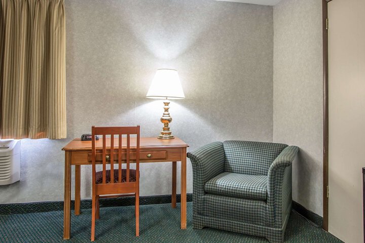 Room 28 of 49