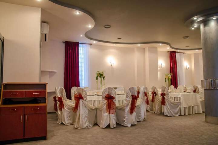 Banquet hall