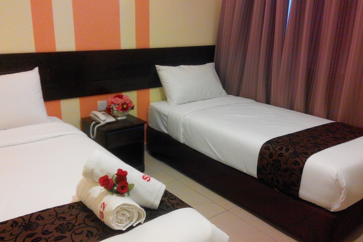 Room 10 of 36