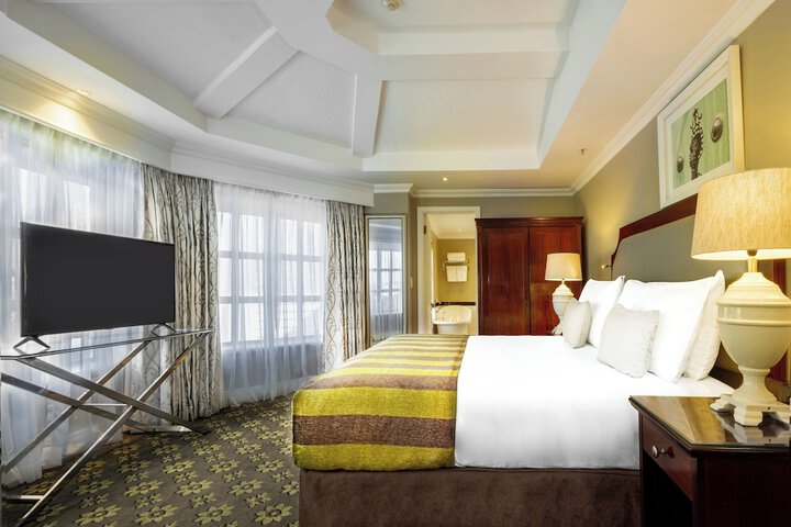 Room 6 of 42