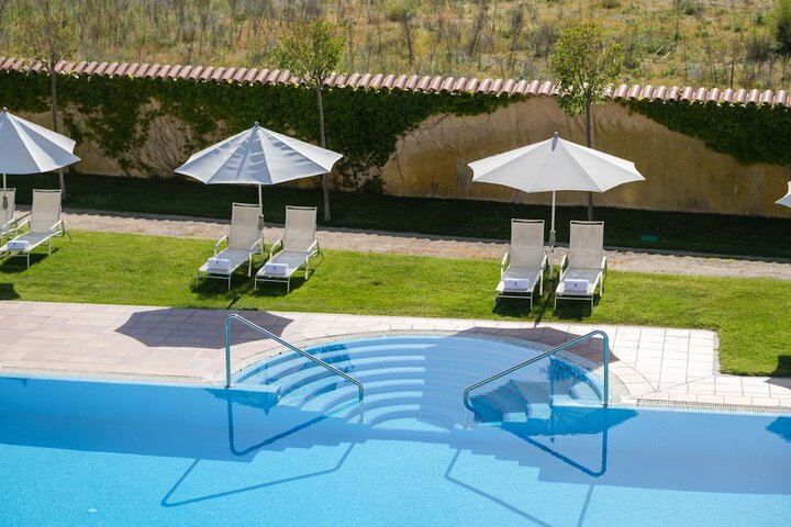 Pools & Facilities