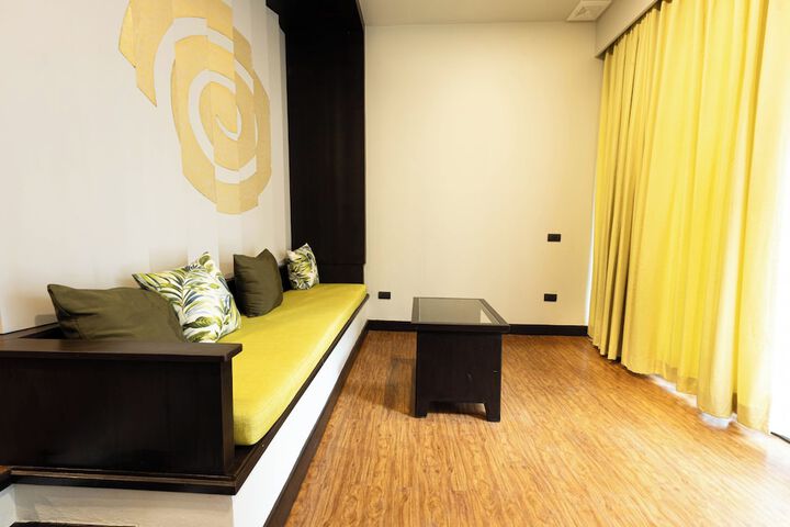 Room 37 of 97