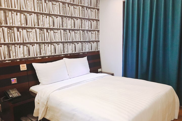 Room 11 of 31