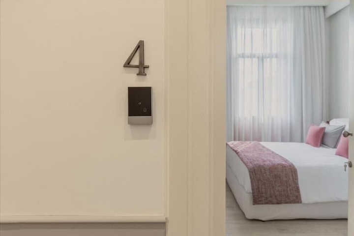 Room 16 of 39
