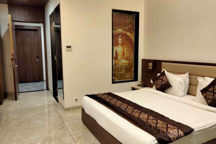 Room 13 of 112