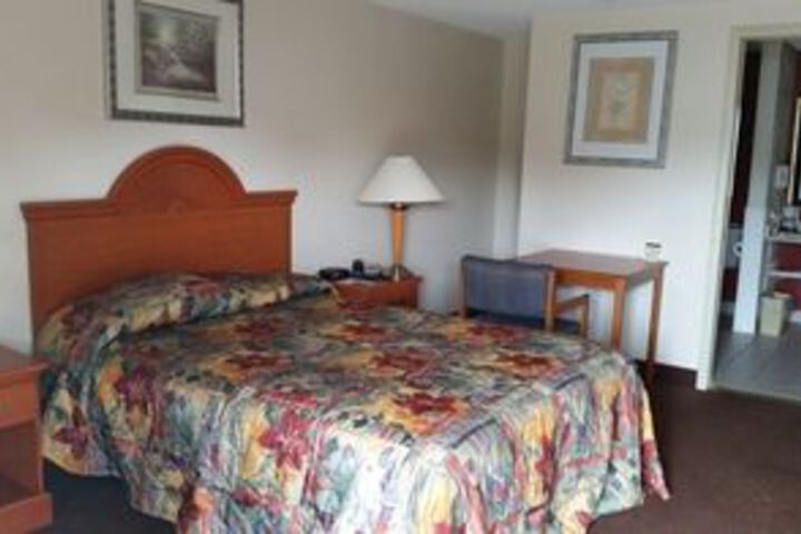 Room 7 of 11