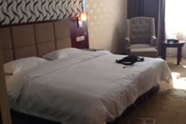 Room 33 of 49