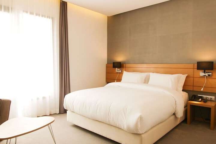Room 27 of 57