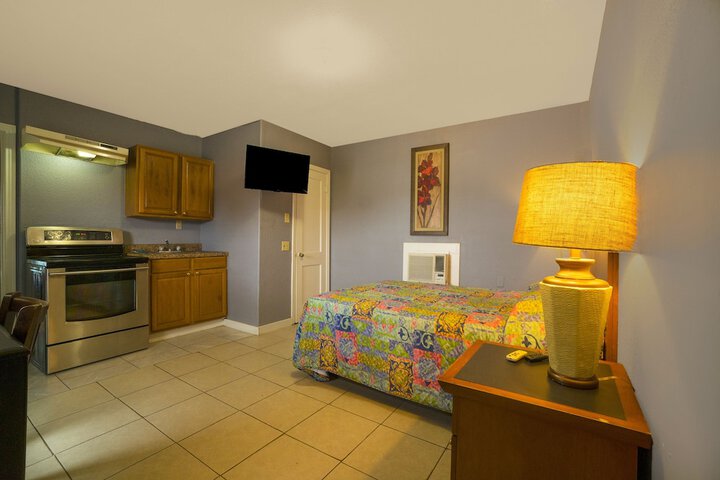 Room 16 of 50