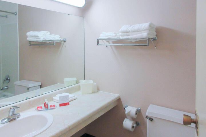 2 Double Beds (4 of 9)