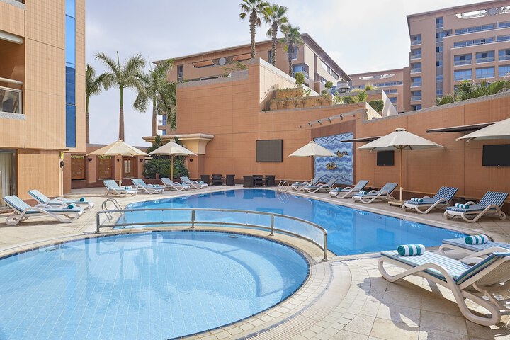 Hotel Pool