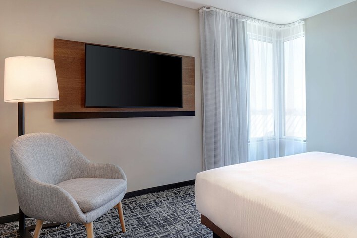 Room 9 of 43
