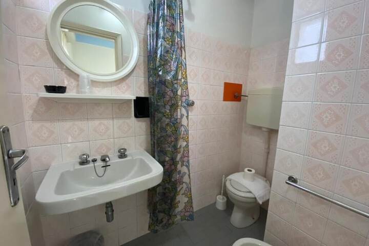 Room 72 of 108
