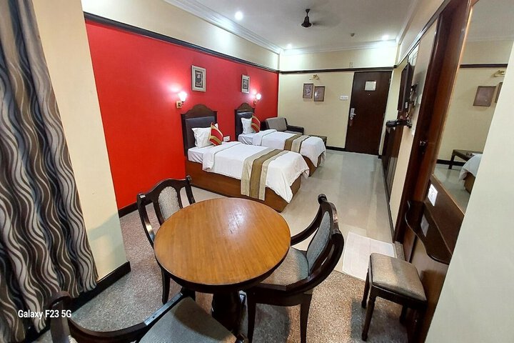 Room 26 of 77