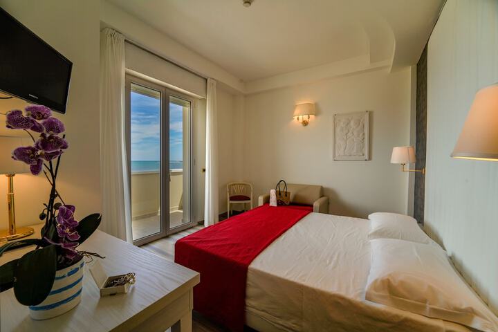 Room 10 of 46