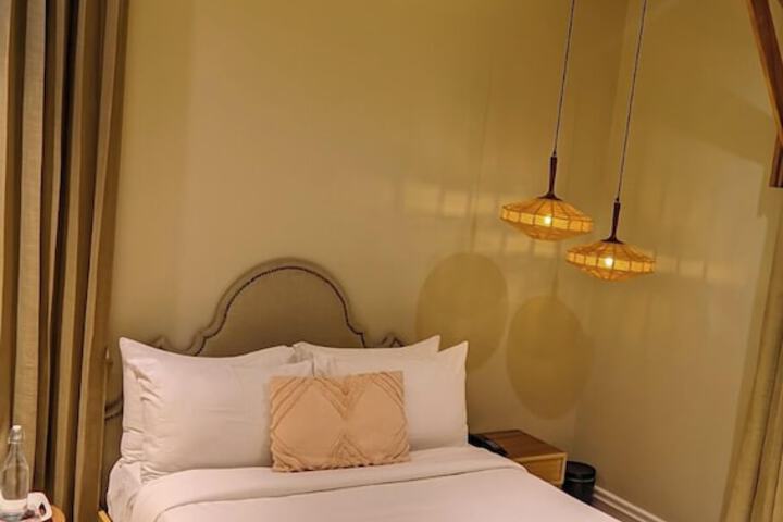 Room 2 of 38