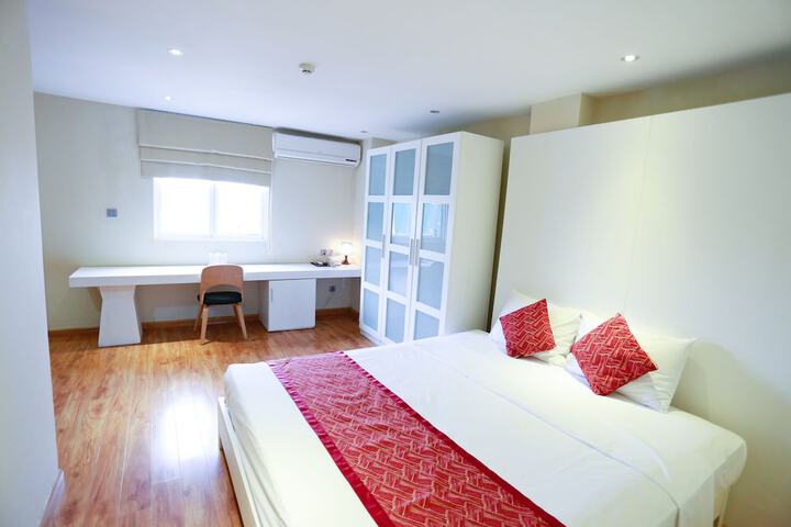 Room 9 of 34