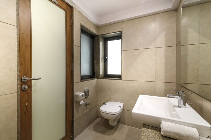 Room 21 of 48