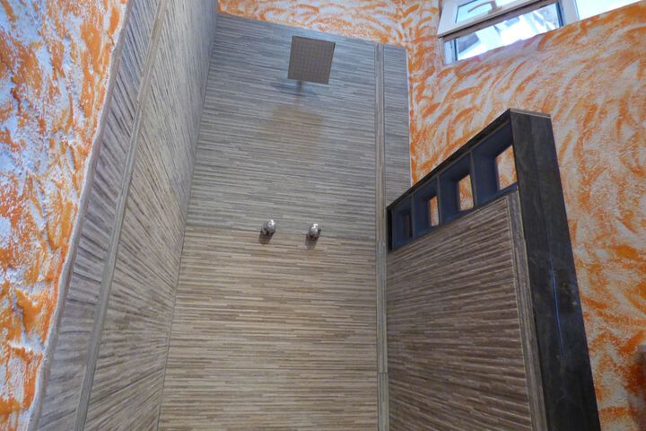 Room 19 of 28