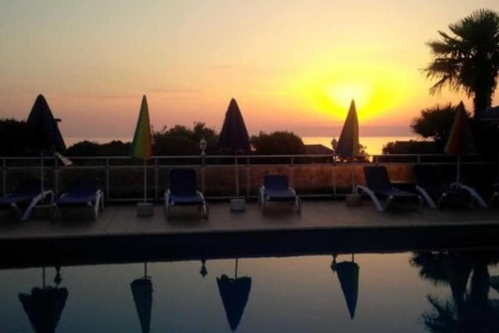 Pool Hotel