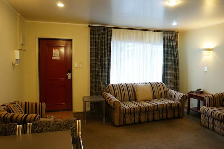 Room 30 of 43