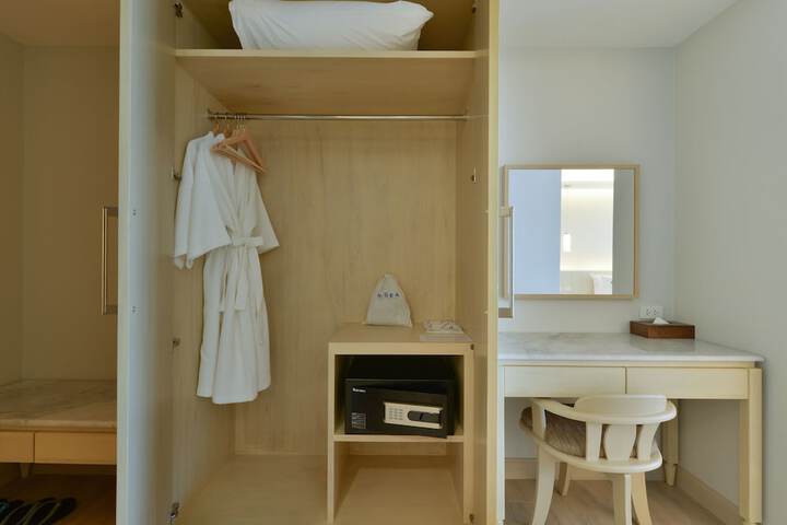 Room 38 of 108