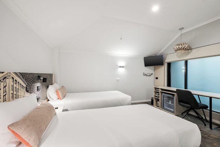 Room 29 of 65