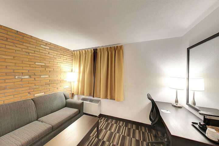 Room 3 of 9
