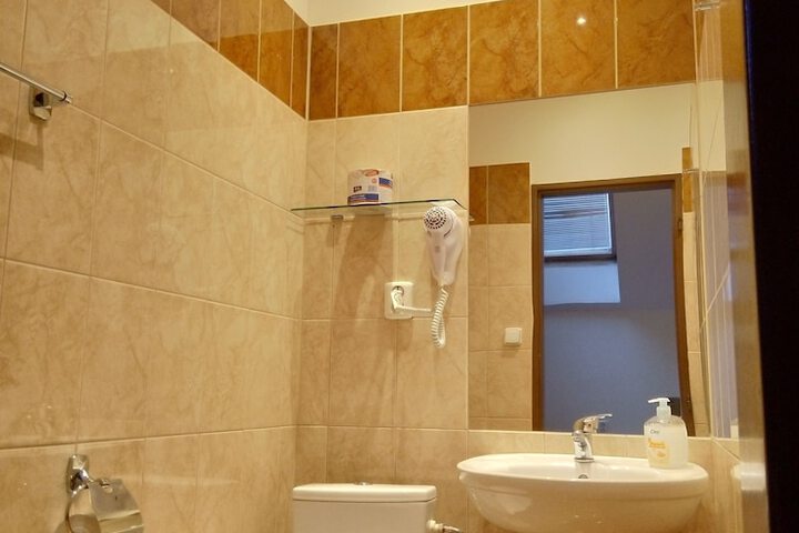 Room 14 of 25