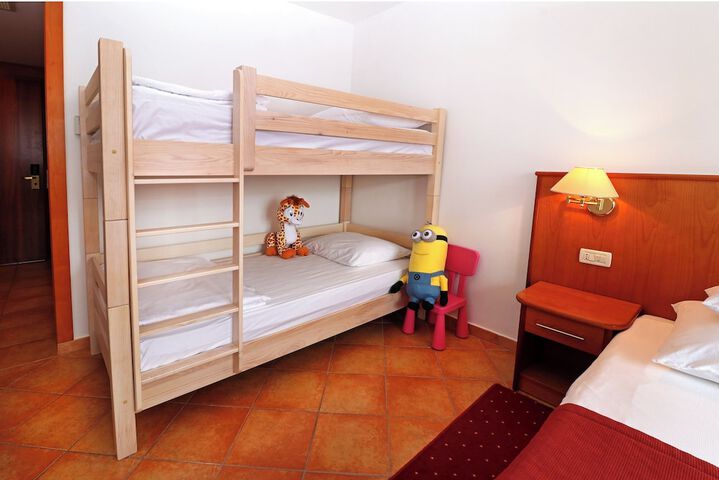 Room 20 of 48