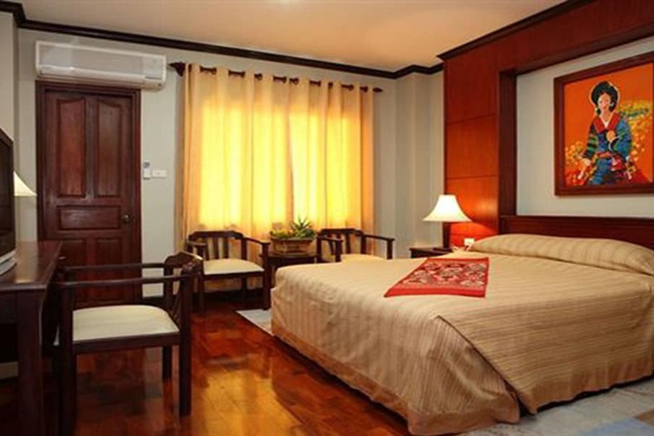 Room 6 of 31