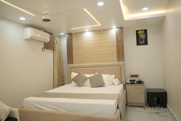 Room 11 of 36