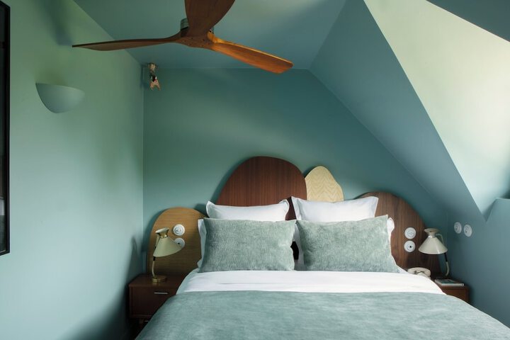 Room 11 of 71