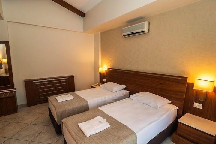 Room 16 of 78