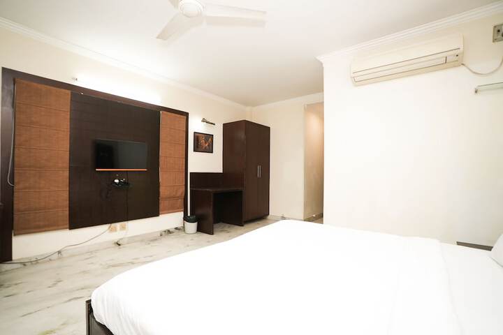 Room 22 of 37