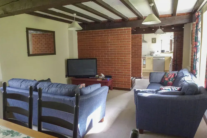 Room 2 of 9