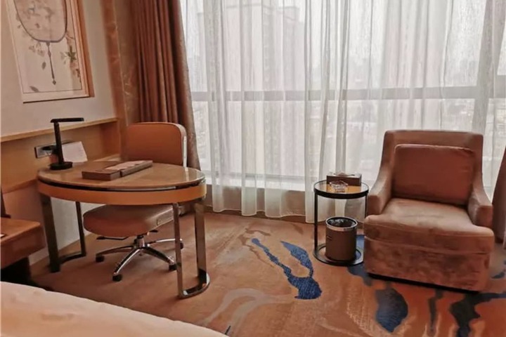 Room 26 of 46