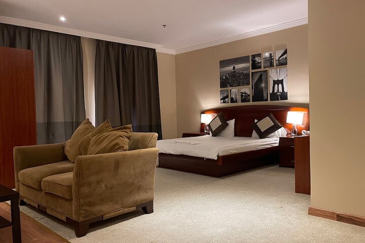 Room 10 of 34