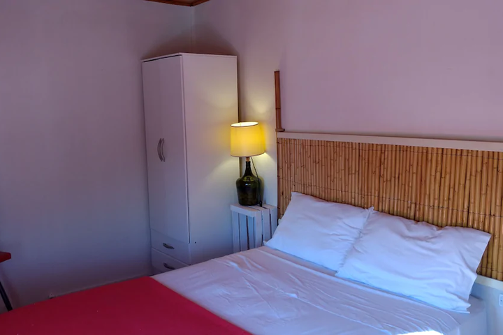 Room 9 of 10