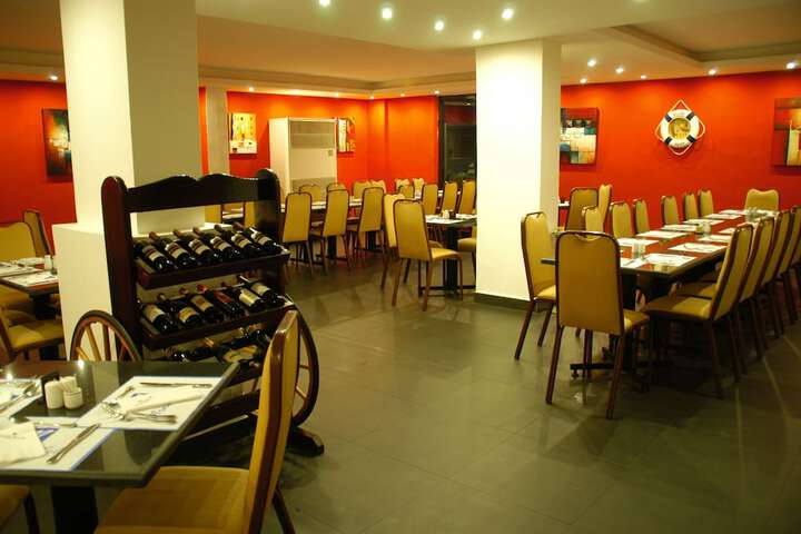 Dining 38 of 63