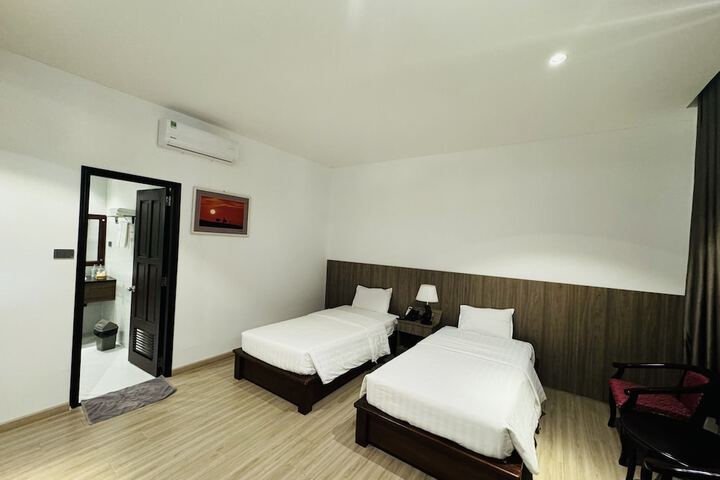 Room 11 of 140