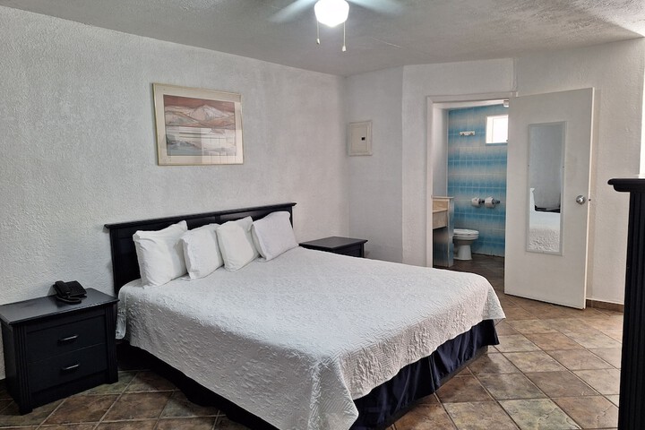 Room 14 of 38