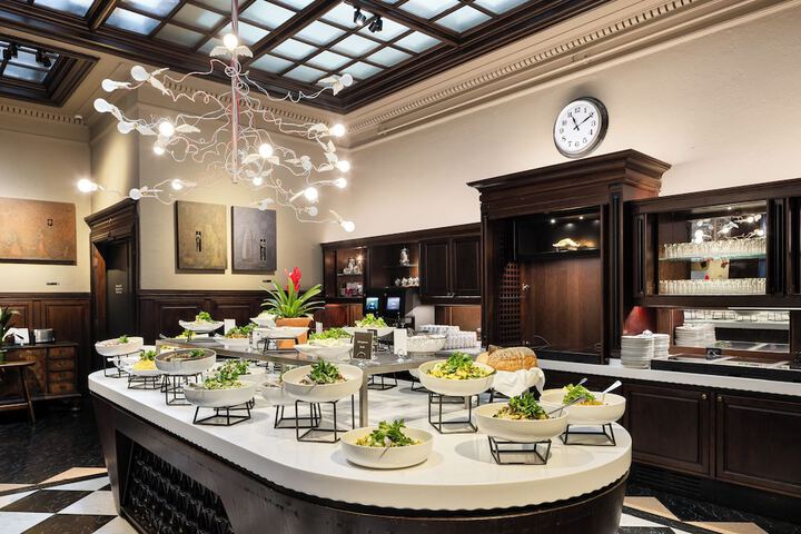 Dining 73 of 97